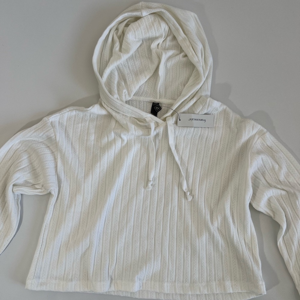Francesca’s Lightweight Cropped Pullover